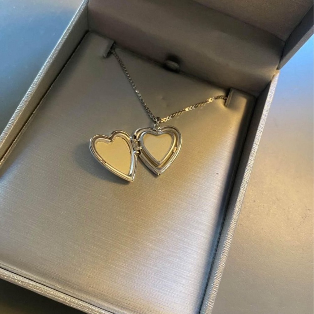 Zales Sterling Silver 💖 Locket - Picture 2 of 7